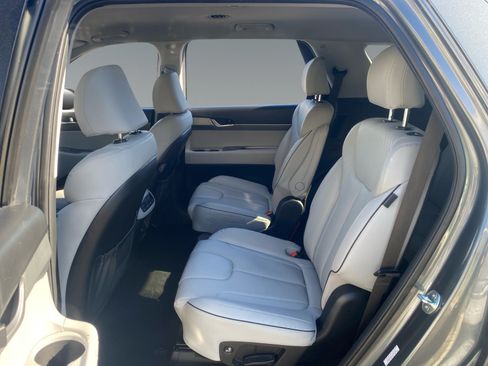 Used 2024 Hyundai Palisade SEL FWD image 13