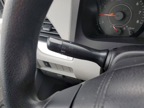 Used 2016 Toyota Sienna LE image 30