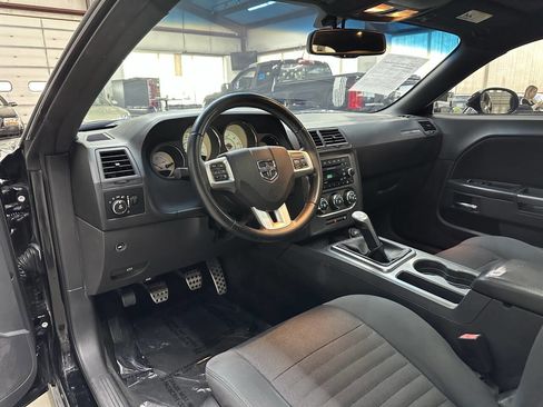 Used 2012 Dodge Challenger R/T image 16