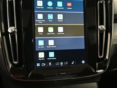 Certified 2025 Volvo XC40 B5 Core image 27