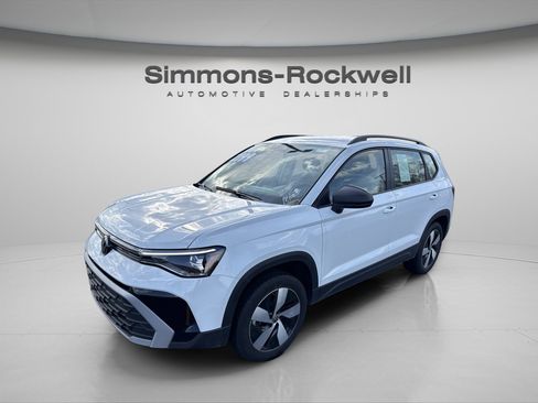 Used 2025 Volkswagen Taos S AWD/4WD image 1