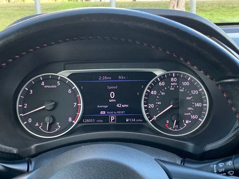Used 2022 Nissan Sentra SR FWD image 9