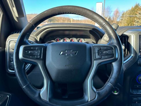 Used 2021 Chevrolet Silverado 1500 LT Trail Boss w/ Convenience Package II image 14