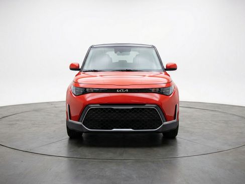 Used 2025 Kia Soul LX w/ LX Technology Package image 2