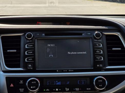 Used 2017 Toyota Highlander Limited AWD/4WD image 22