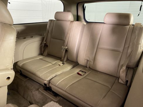 Used 2013 GMC Yukon XL Denali AWD/4WD image 30