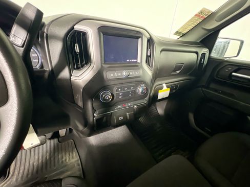 Used 2020 Chevrolet Silverado 1500 Custom w/ Custom Value Package AWD/4WD image 25