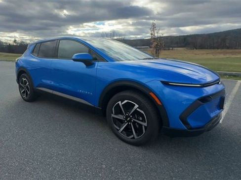 New 2026 Chevrolet Equinox EV LT image 2