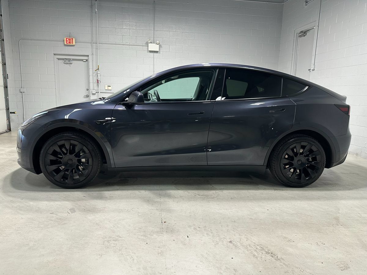 Used 2024 Tesla Model Y Long Range AWD/4WD image 17