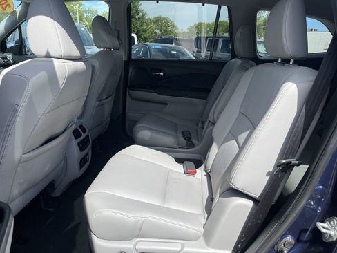 Used 2019 Honda Pilot Touring image 16