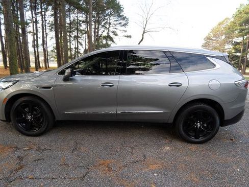 Used 2024 Buick Enclave Essence w/ Sport Touring Edition image 6