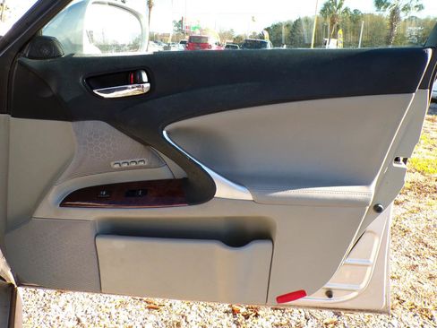 Used 2007 Lexus IS 350 image 21