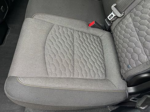 Used 2018 Chevrolet Equinox LT image 19