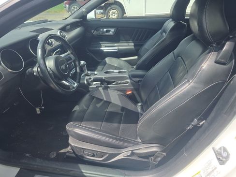 Used 2022 Ford Mustang Premium image 7