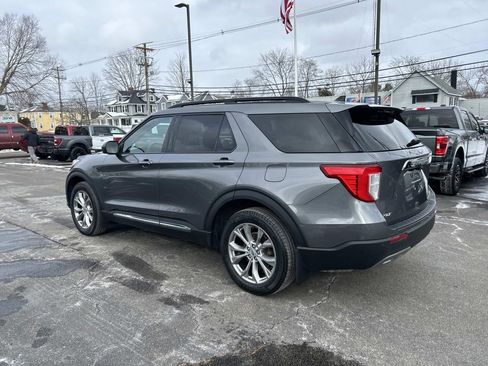 Certified 2022 Ford Explorer XLT w/ Equipment Group 202A image 7