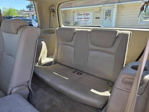 Used 2005 Toyota Highlander 4WD V6 w/ 3rd Row image 10