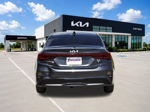 Used 2023 Kia Forte LX FWD image 6