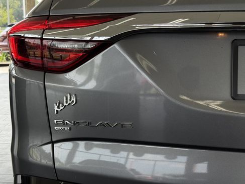 Used 2021 Buick Enclave Essence w/ LPO, Touring Package image 21