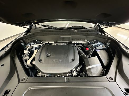 Used 2023 Volvo XC90 B6 Core w/ Protection Package Premier image 37