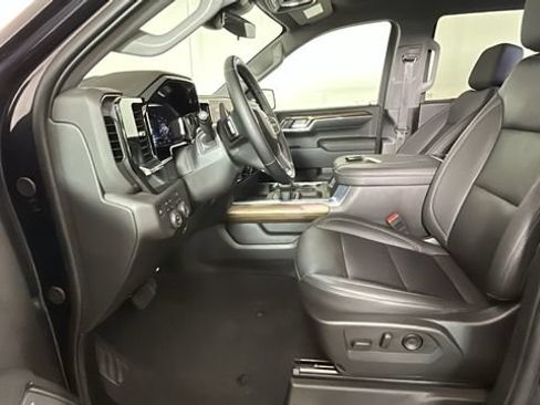 Used 2024 Chevrolet Silverado 1500 LT Trail Boss AWD/4WD image 11