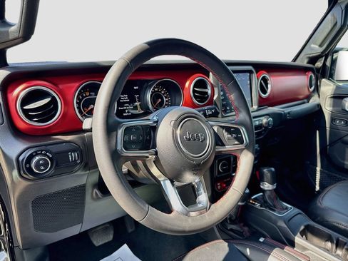 Used 2023 Jeep Gladiator Rubicon w/ LED Lighting Group AWD/4WD image 9