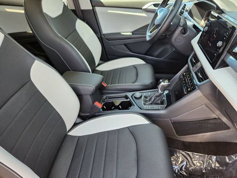 New 2025 Volkswagen Taos SEL AWD/4WD image 5
