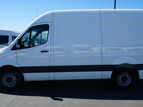 Used 2024 Mercedes-Benz Sprinter 144 Cargo image 4