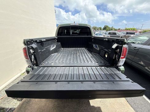 Used 2021 Toyota Tacoma TRD Off-Road w/ Technology Package AWD/4WD image 23