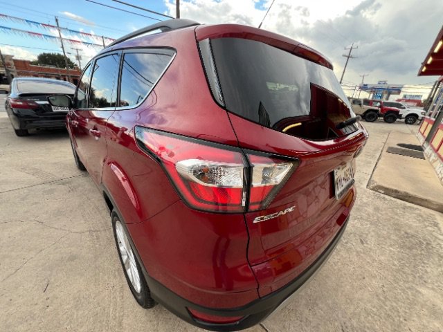 Used 2018 Ford Escape SE w/ SE Sync 3 Package FWD image 7