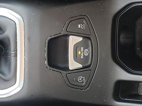 Used 2023 Jeep Renegade Latitude image 26