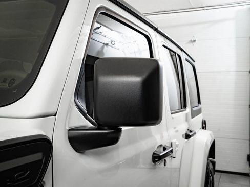 Used 2024 Jeep Wrangler Unlimited image 17