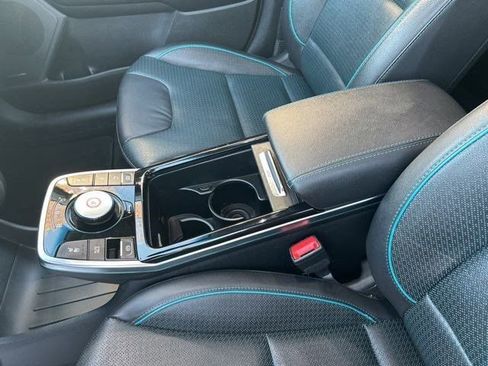 Used 2021 Kia Niro EX Premium w/ Cold Weather Package image 32