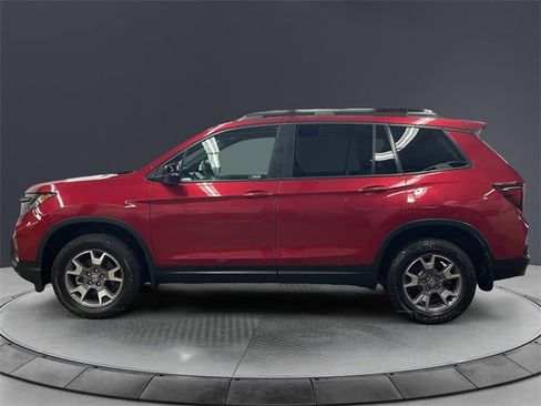 Used 2022 Honda Passport TrailSport image 2