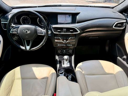 Used 2017 INFINITI QX30 Premium w/ Technology Package FWD image 18