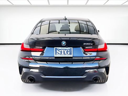 Used 2022 BMW 330e w/ M Sport Package RWD image 5