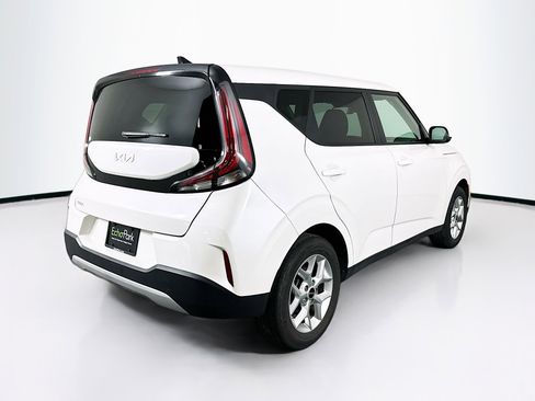 Used 2025 Kia Soul LX w/ LX Technology Package FWD image 9