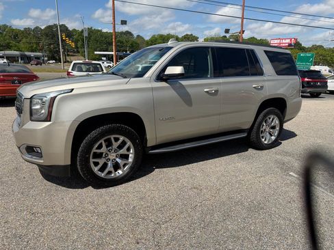 Used 2017 GMC Yukon SLE w/ SLE Value Package AWD/4WD image 13