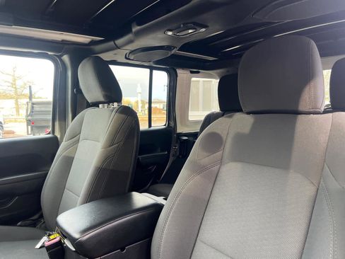 Used 2022 Jeep Wrangler Unlimited Willys image 13