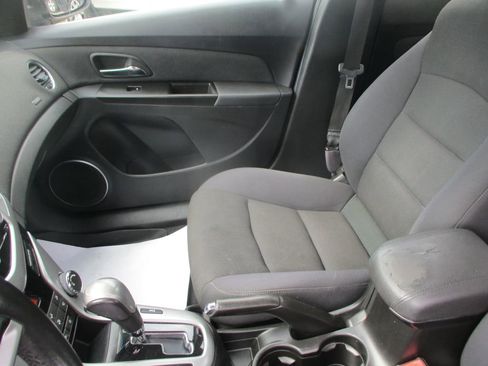 Used 2012 Chevrolet Cruze LT image 10