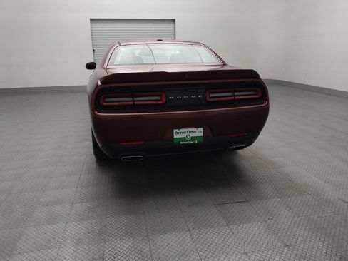 Used 2019 Dodge Challenger SXT image 6