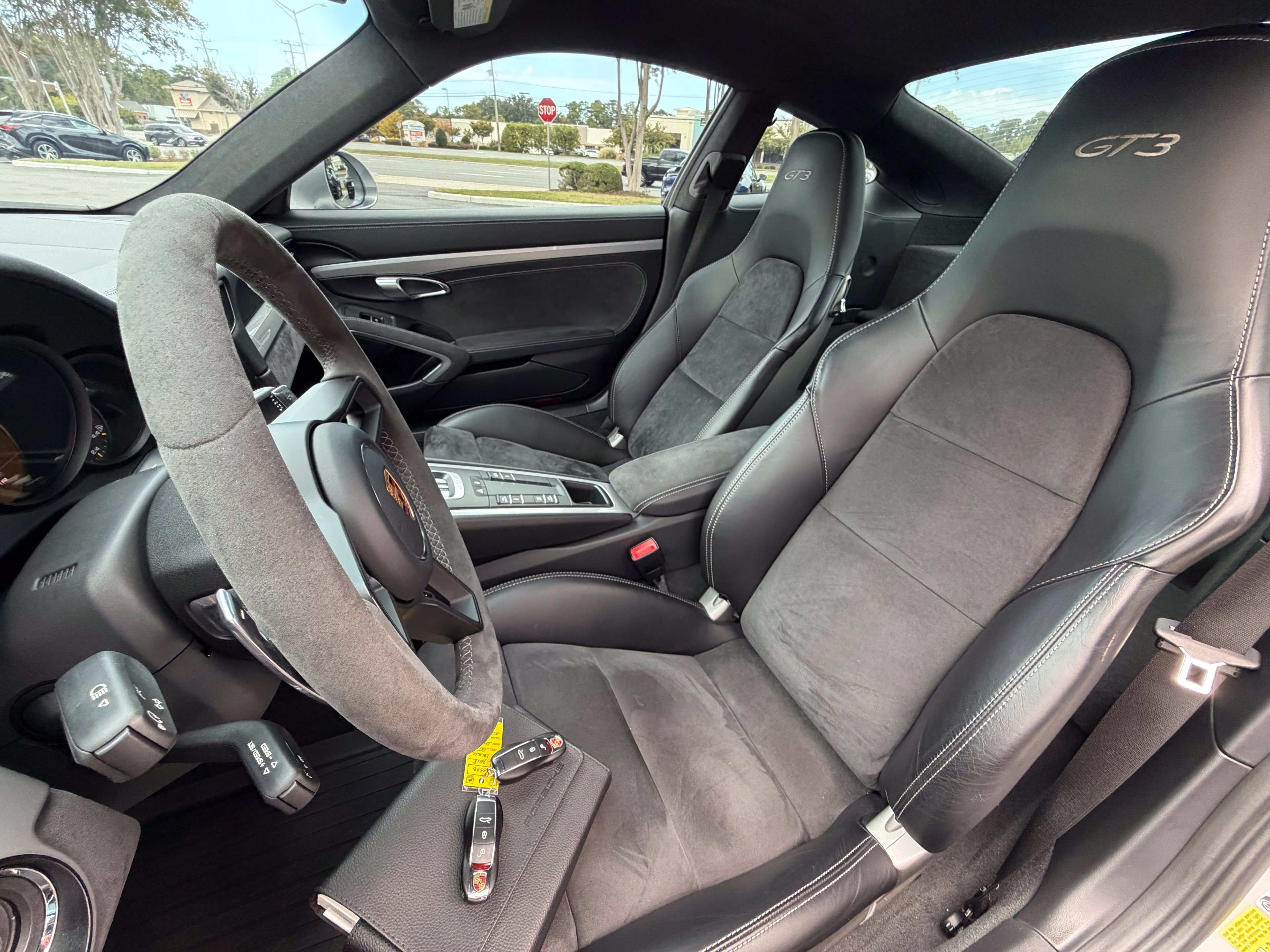 Used 2018 Porsche 911 GT3 RWD image 14