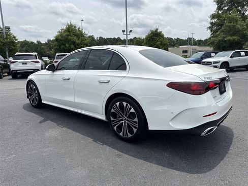 Used 2025 Mercedes-Benz E 350 4MATIC Sedan image 5