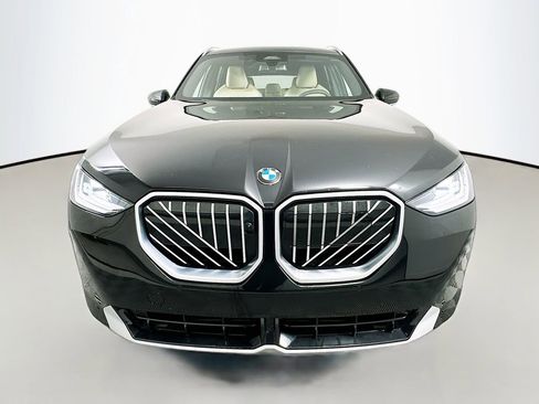 Used 2025 BMW X3 xDrive30i w/ Premium Package image 2