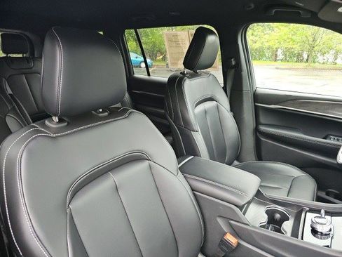 Used 2024 Jeep Grand Cherokee L Limited image 12