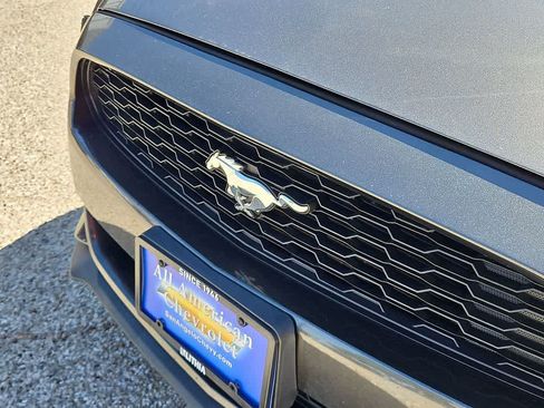 Used 2017 Ford Mustang Coupe RWD image 13
