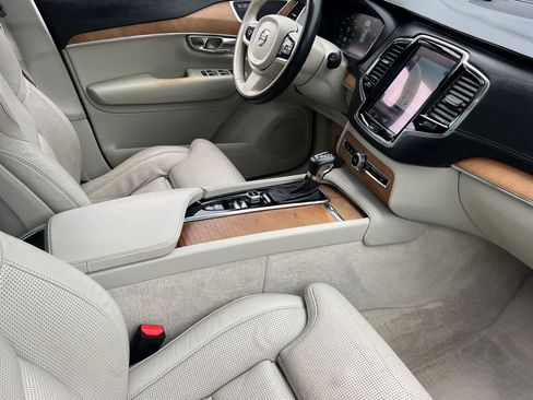 Used 2016 Volvo XC90 T6 Inscription w/ Vision Package image 18