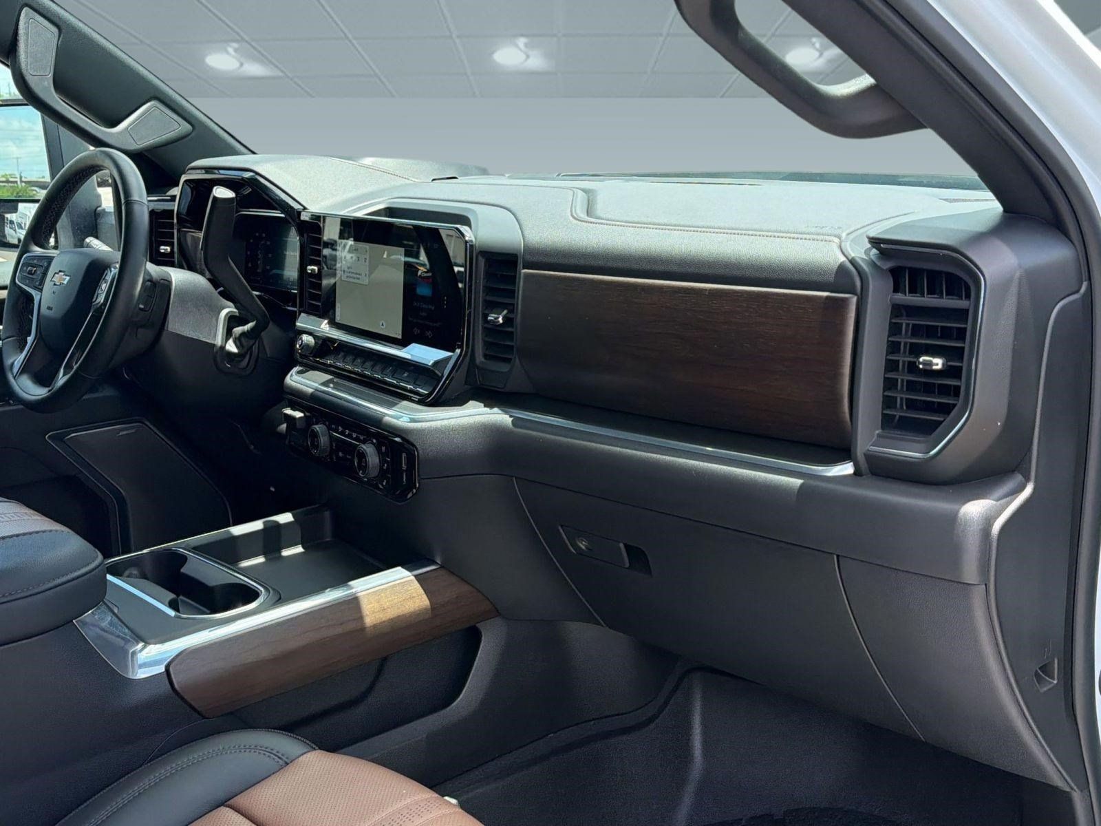 Certified 2026 Chevrolet Silverado 3500 High Country w/ Technology Package AWD/4WD image 29