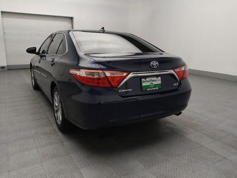 Used 2017 Toyota Camry XLE w/ Moonroof Package image 5