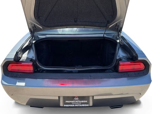 Used 2012 Dodge Challenger SXT image 19