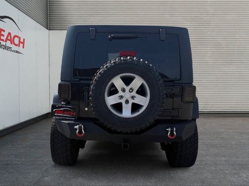 Used 2012 Jeep Wrangler Unlimited Rubicon w/ Connectivity Group AWD/4WD image 14